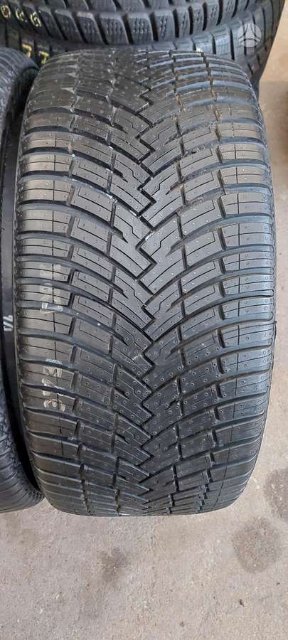 Pirelli, всесезонные 235/35 R19