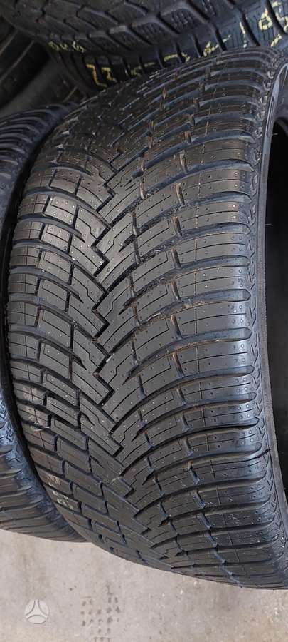 Pirelli, всесезонные 235/35 R19