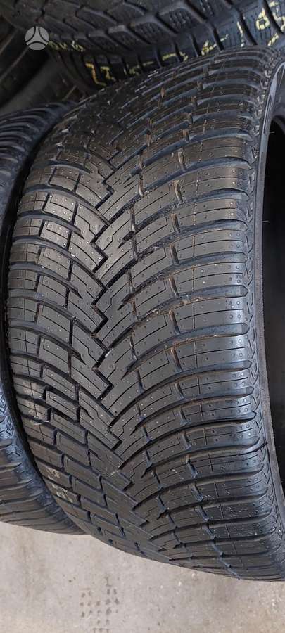 Pirelli, всесезонные 235/35 R19