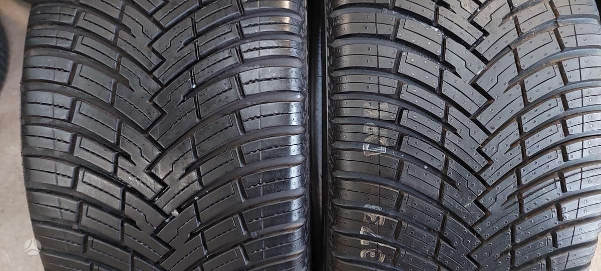 Pirelli, all-season 235/35 R19