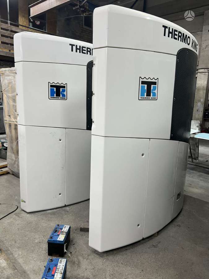 Schmitz SKO-24, refrigerated