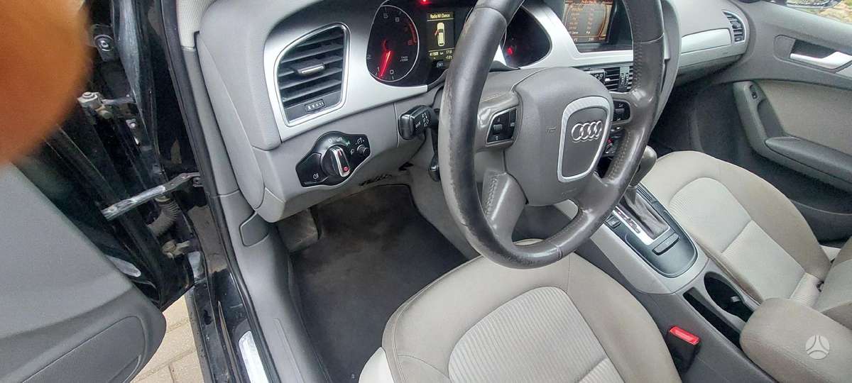 Audi A4, 1.8 l., universalas