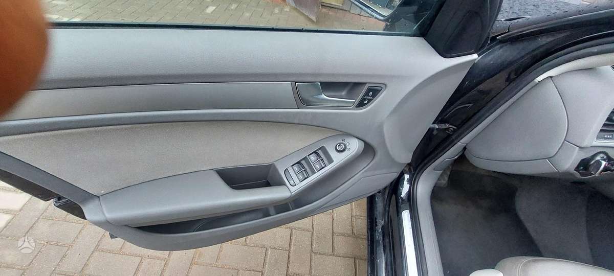 Audi A4, 1.8 l., universalas