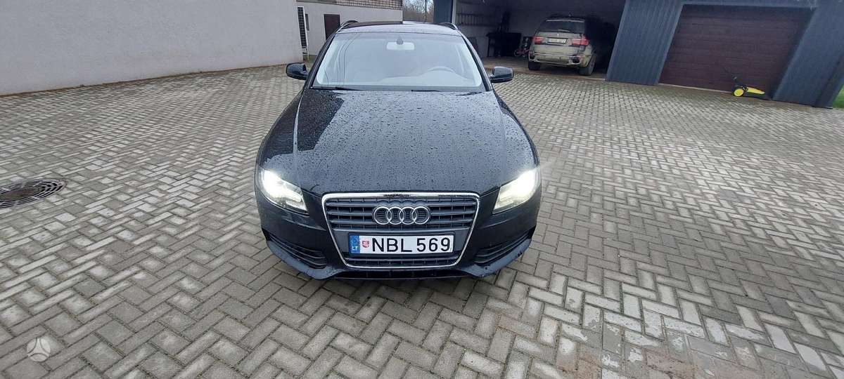 Audi A4, 1.8 l., universalas