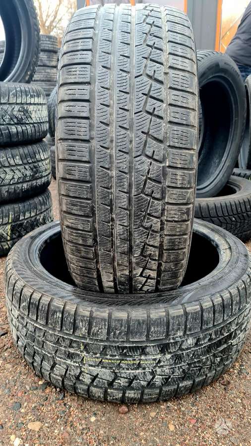 Yokohama, winter 245/40 R20