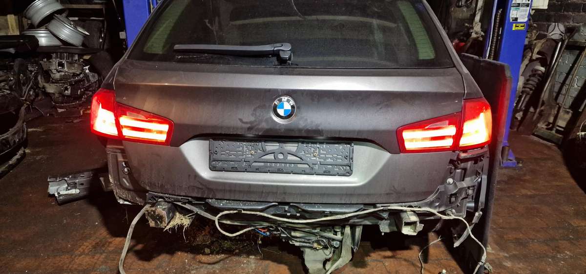 BMW 520 logu tīrītāji