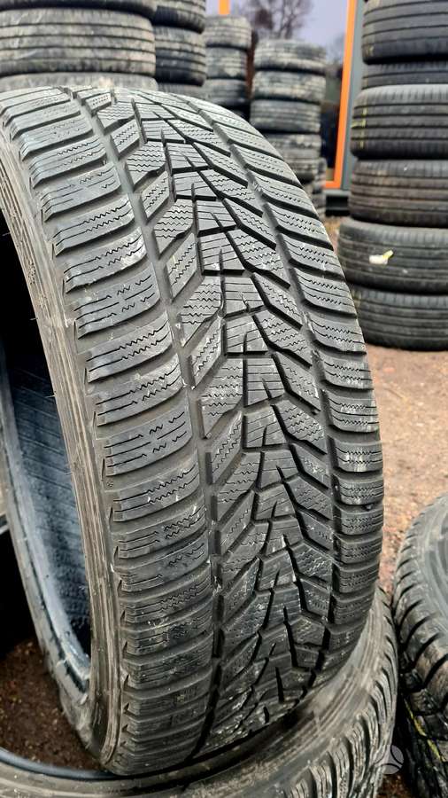 Hankook, зимние 235/45 R19