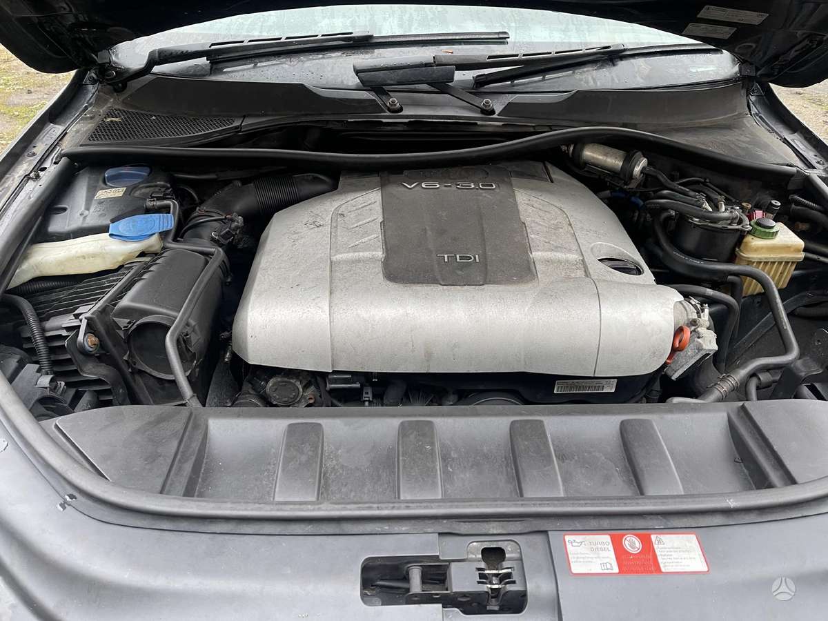Audi Q7 for parts