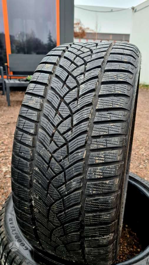 Goodyear, winter 225/40 R18