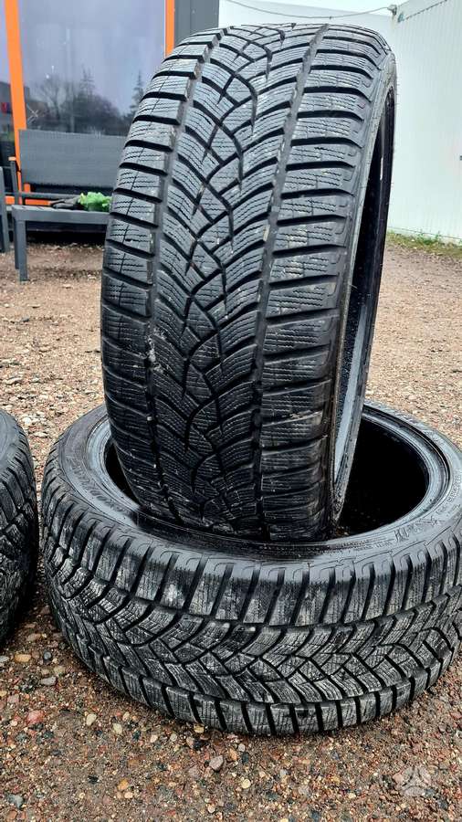Goodyear, winter 225/40 R18