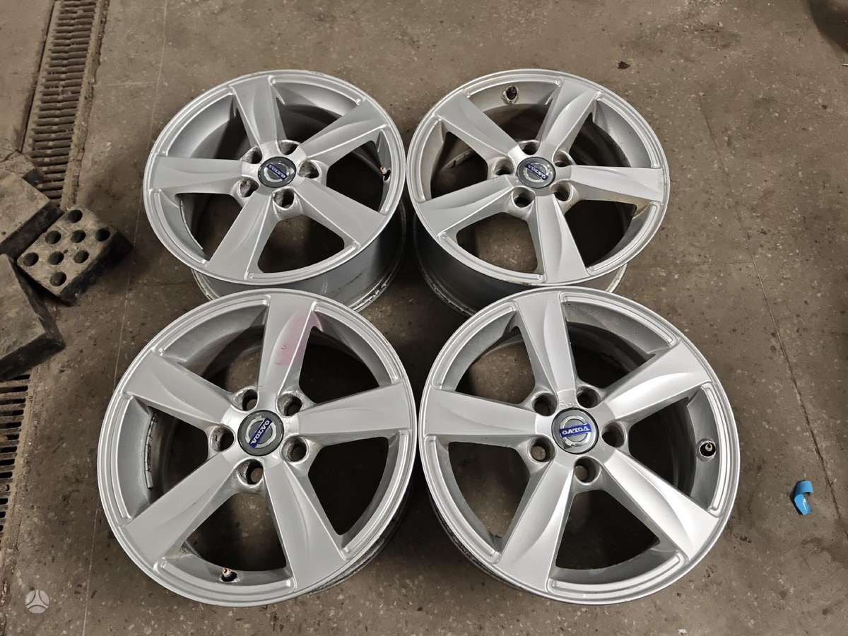 Volvo V40, lengvojo lydinio, R16