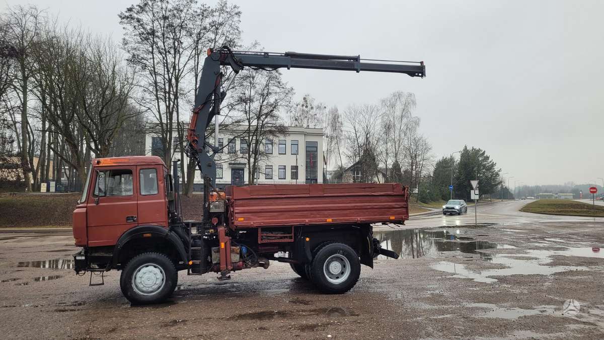 Iveco 170-25, dumpers with crane