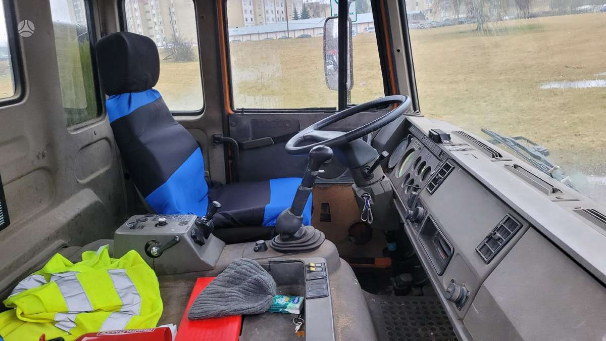 Iveco 170-25, dumpers with crane