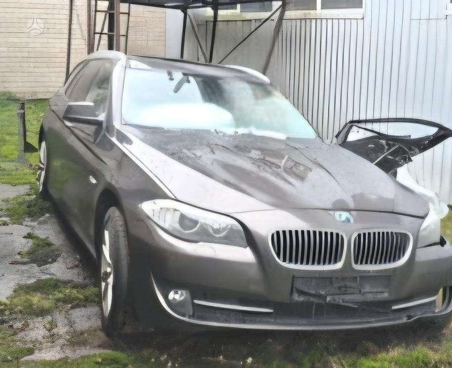 BMW 520 langų valytuvai
