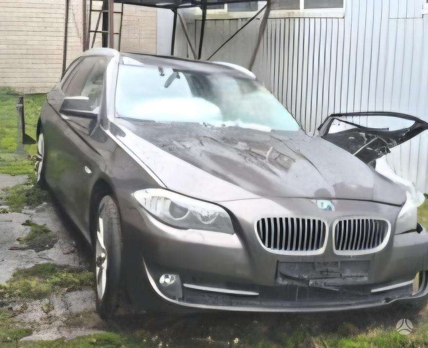 BMW 520 logu tīrītāji