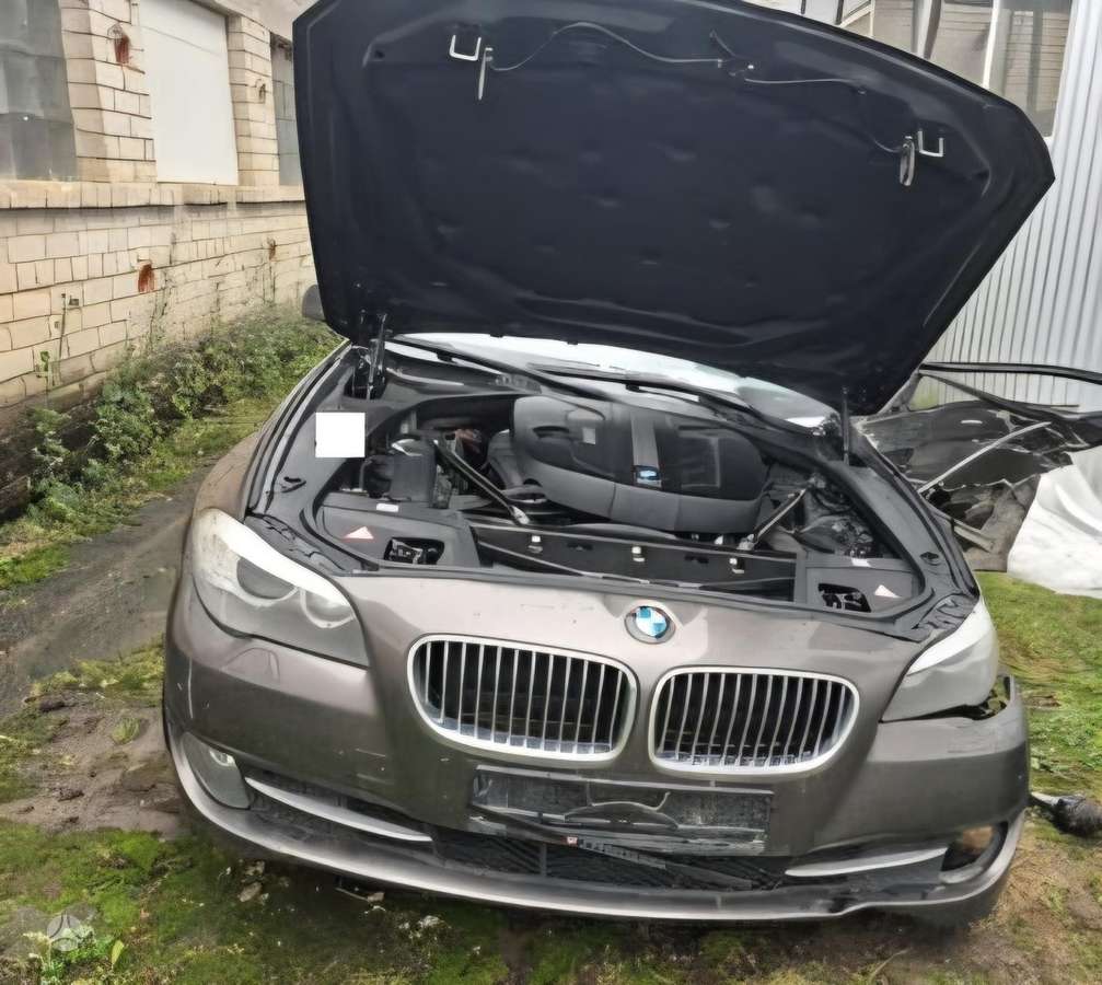 BMW 520 logu tīrītāji