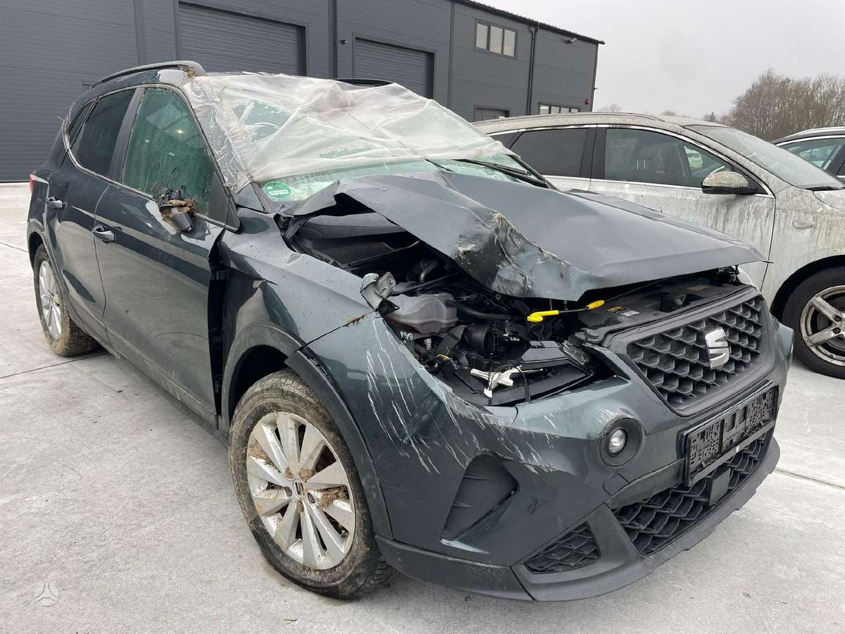 Seat Arona dalimis. Dalimis 2022m