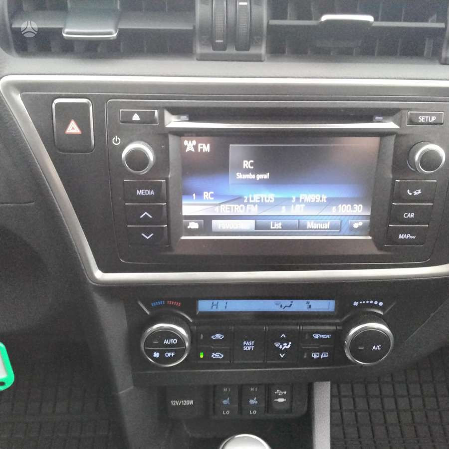Toyota Auris, 1.6 l., universalas