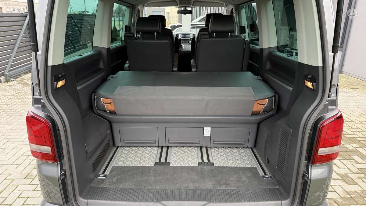 Volkswagen Multivan, 2.0 l., Минивэн