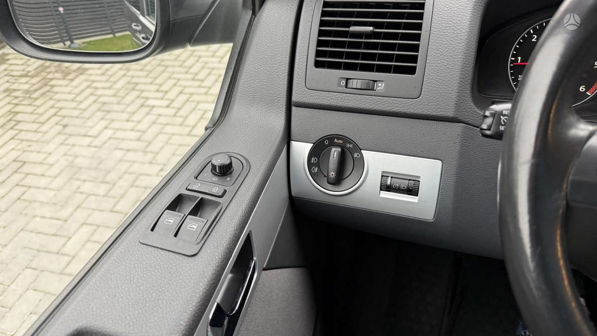 Volkswagen Multivan, 2.0 l., Минивэн