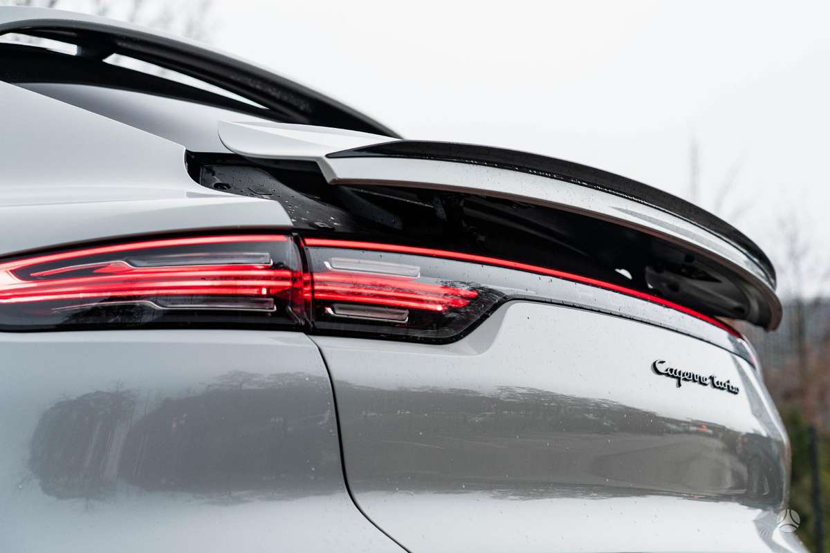 Porsche Cayenne Coupe - 12