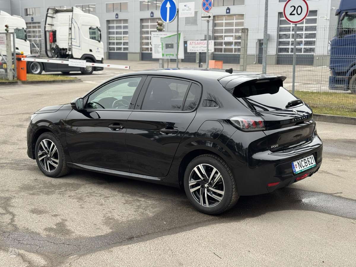 Peugeot 208 - 3