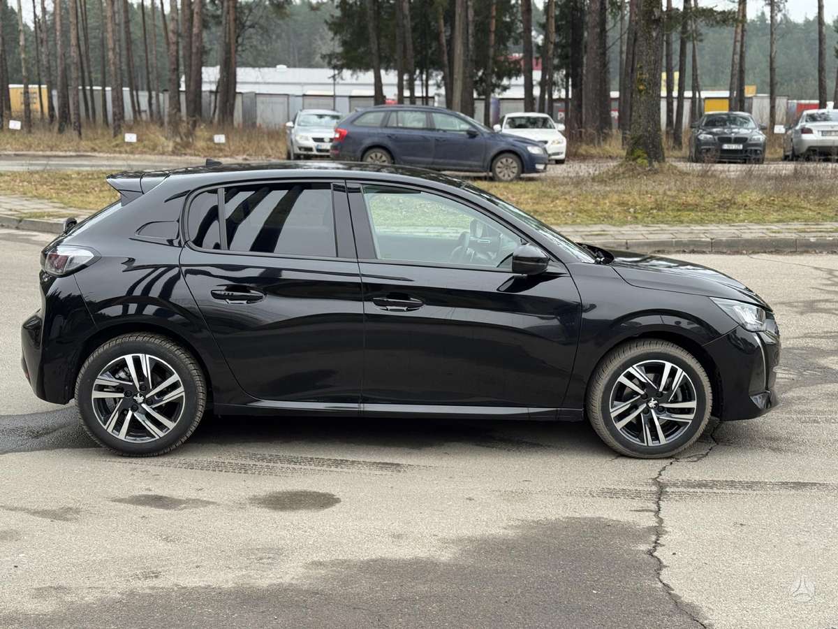 Peugeot 208 - 6