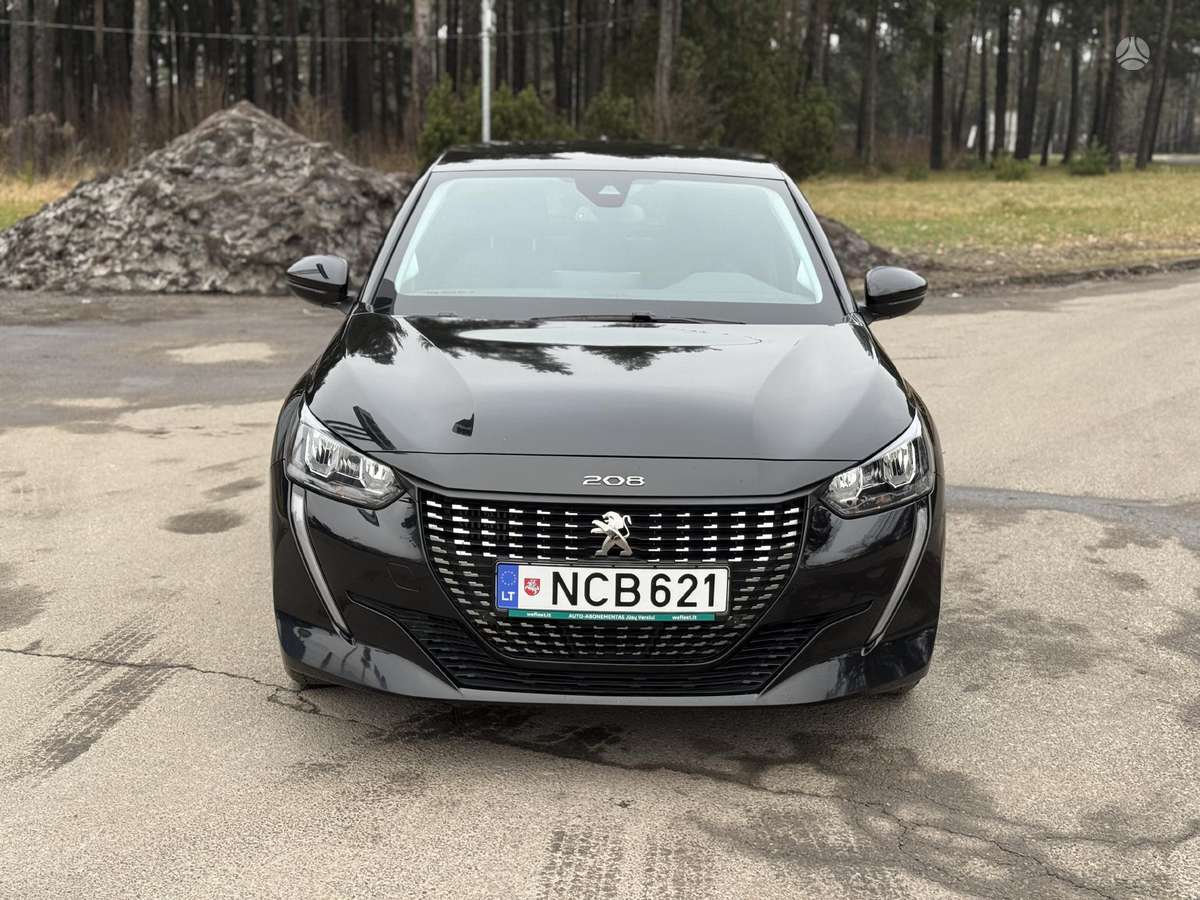 Peugeot 208 - 8
