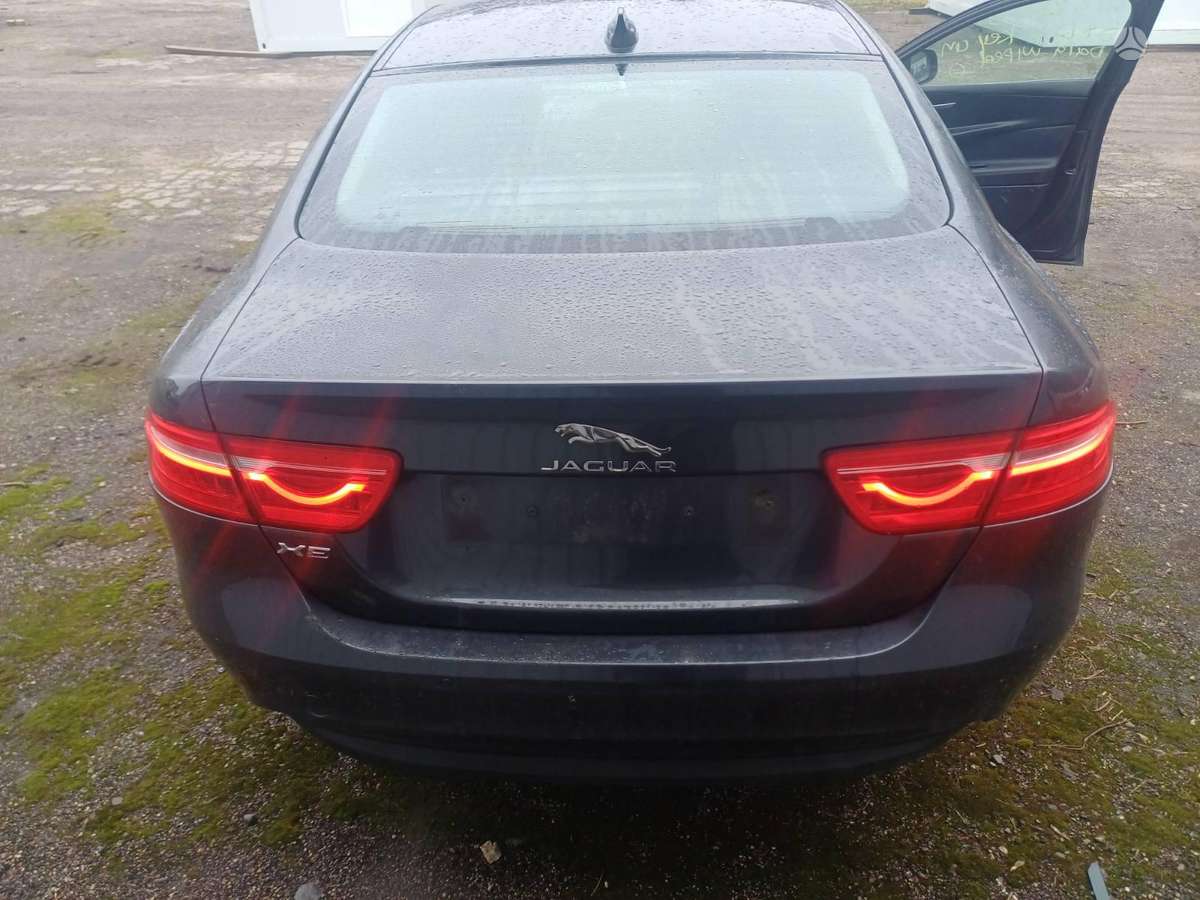 Jaguar XE dalimis. Color code lkt storm grey