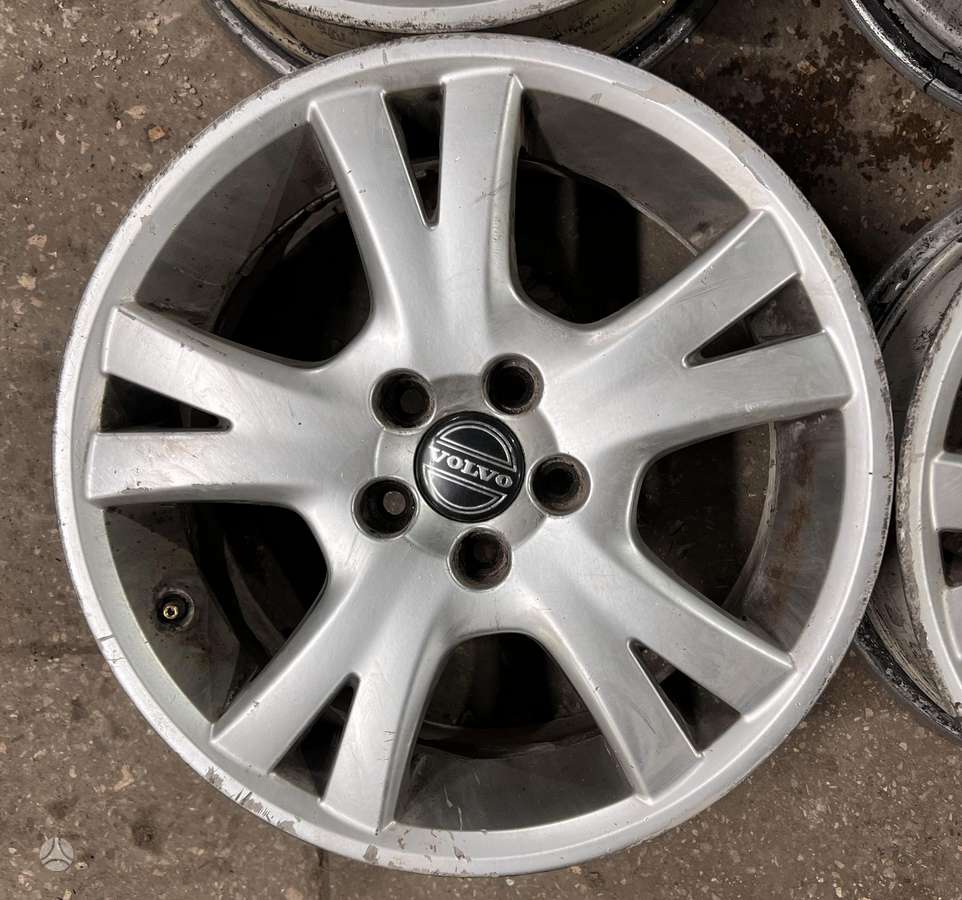 Volvo, lengvojo lydinio, R17
