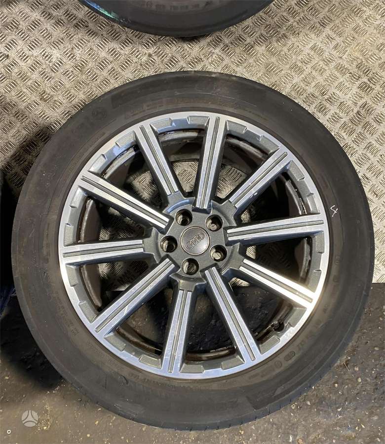 Audi Q7, lengvojo lydinio, R20