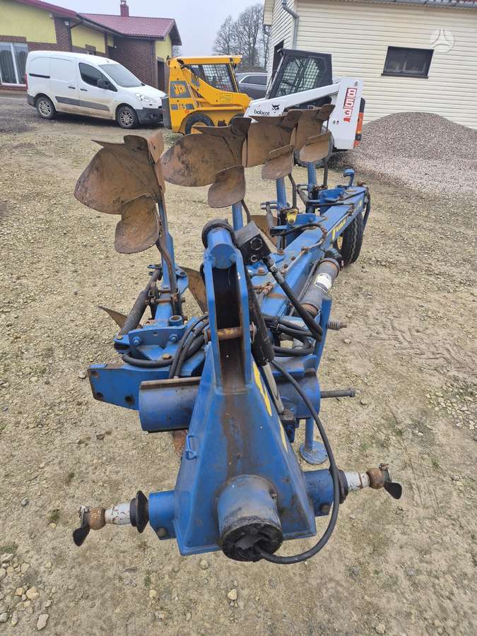 Överum 4x4 CX490H, ploughs