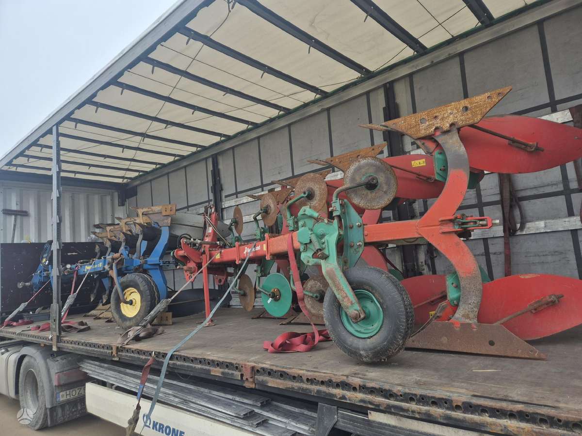 Överum 4x4 CX490H, ploughs