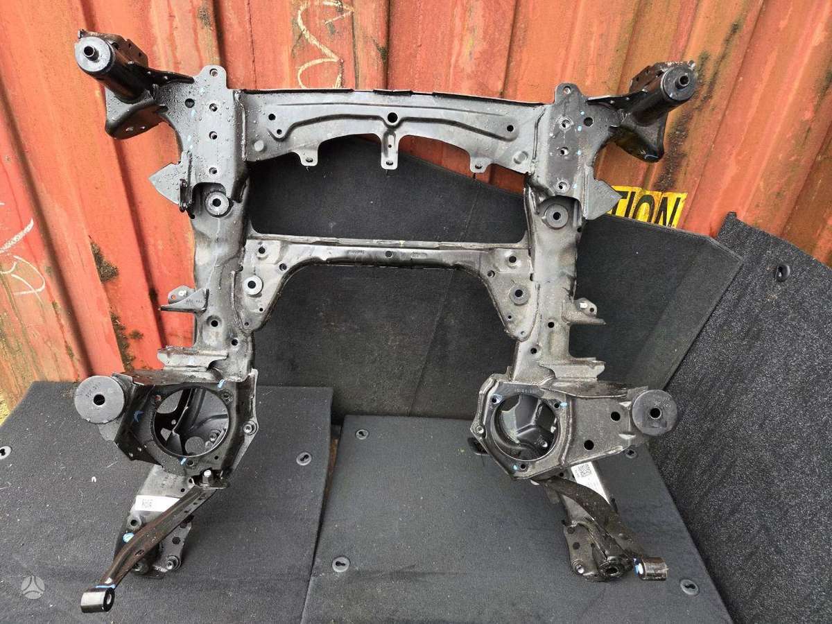 BMW XM детали шасси