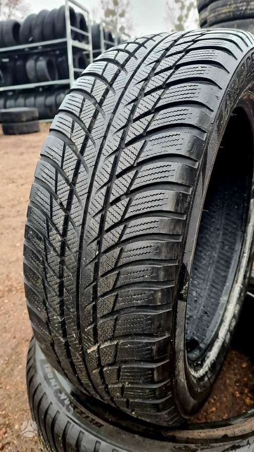 Bridgestone, žieminės 205/55 R17