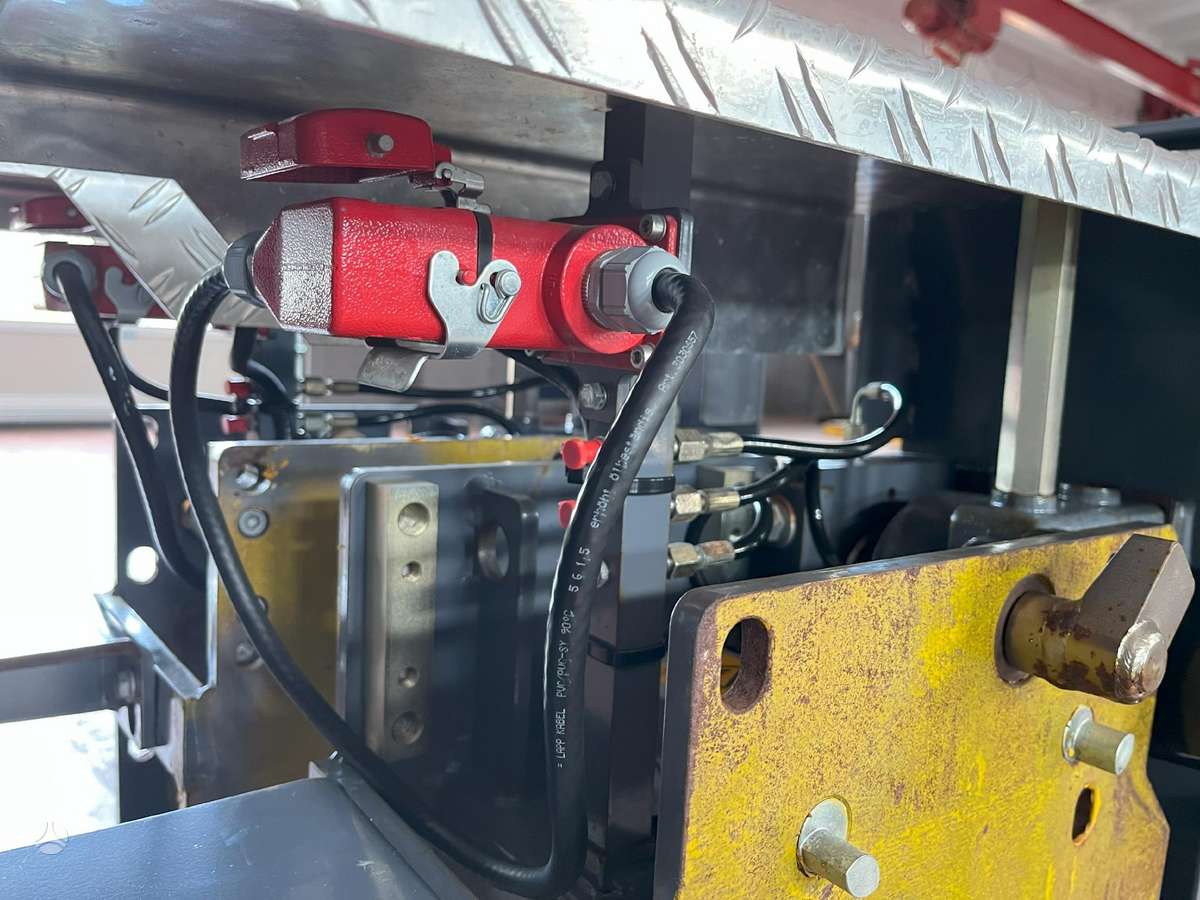 Vögele AB500, paving machinery