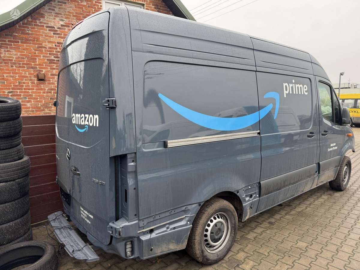 Mercedes-Benz Sprinter, cargo vans