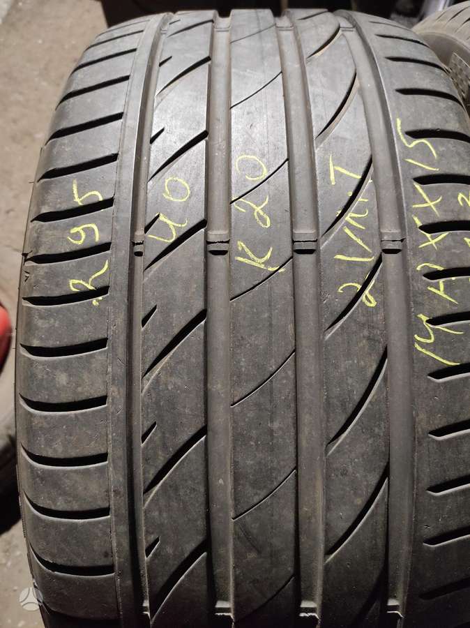 Continental (ZieminesUniversaliosVasarines, winter 295/40 R20