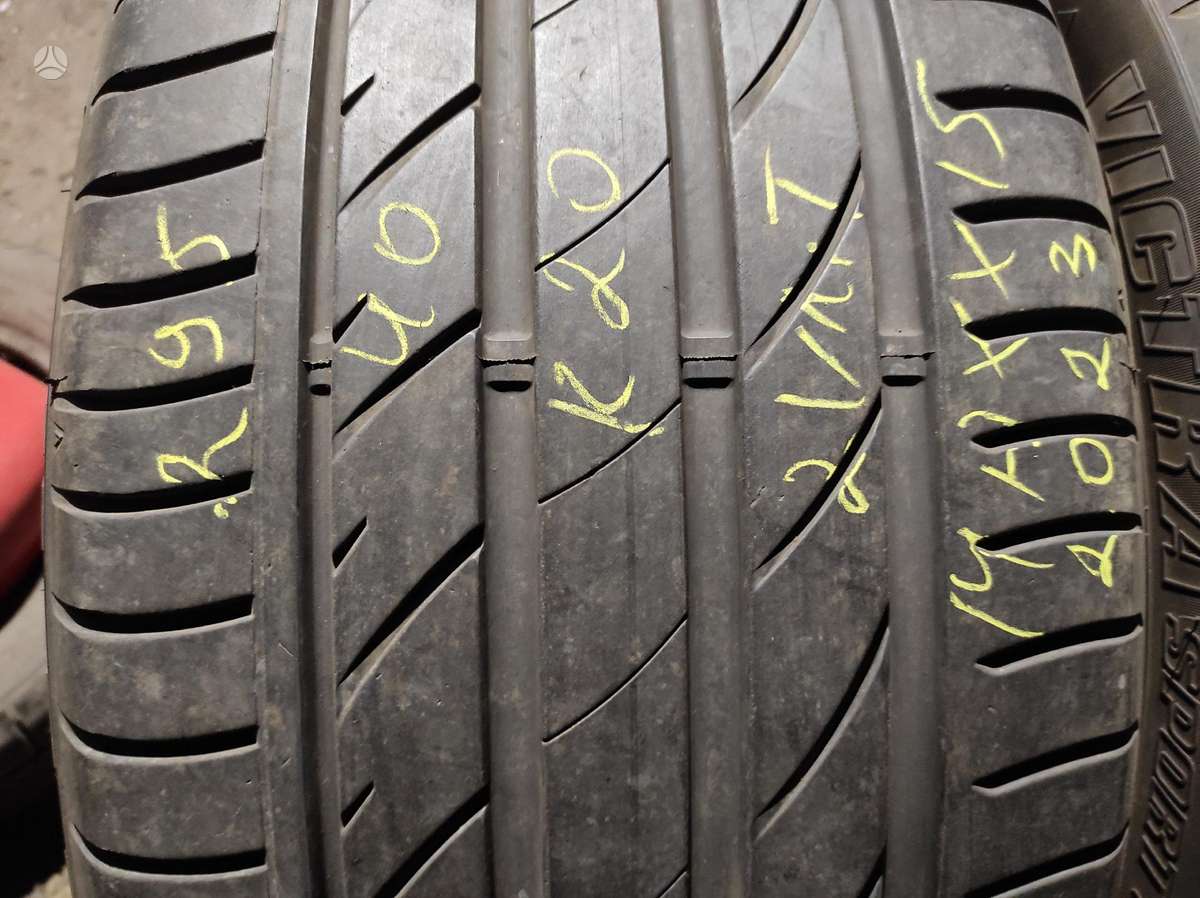 Maxxis, summer 295/40 R20