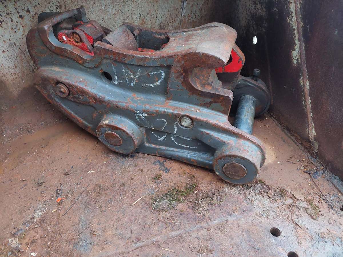 Volvo V, buckets