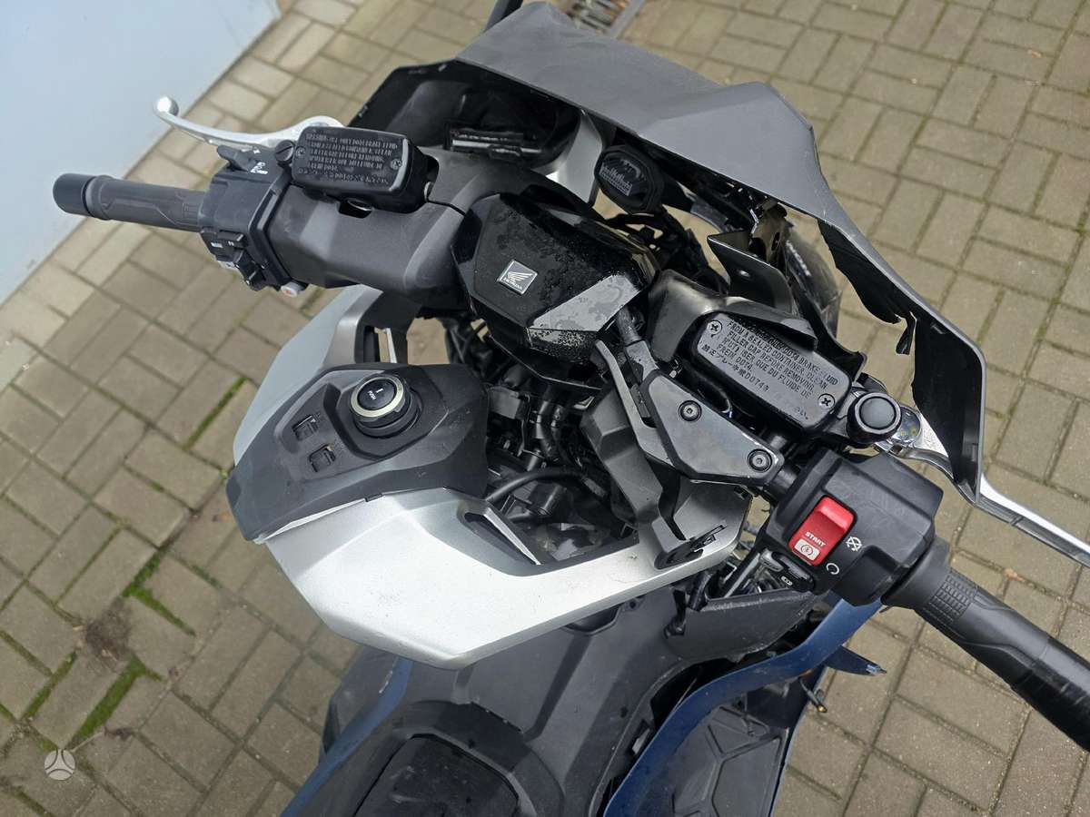 Honda Forza, scooters / mopeds