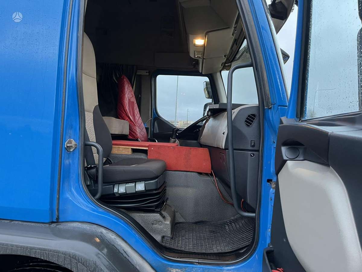 Renault Premium, box trucks / box vans