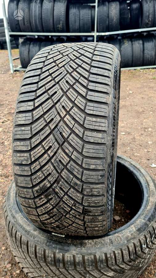 Continental, всесезонные 235/35 R19
