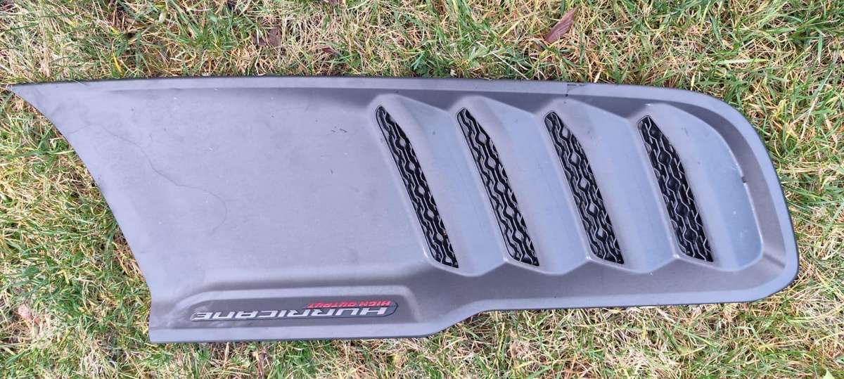 Dodge Ram Trx dalys nuotraukose su defektais