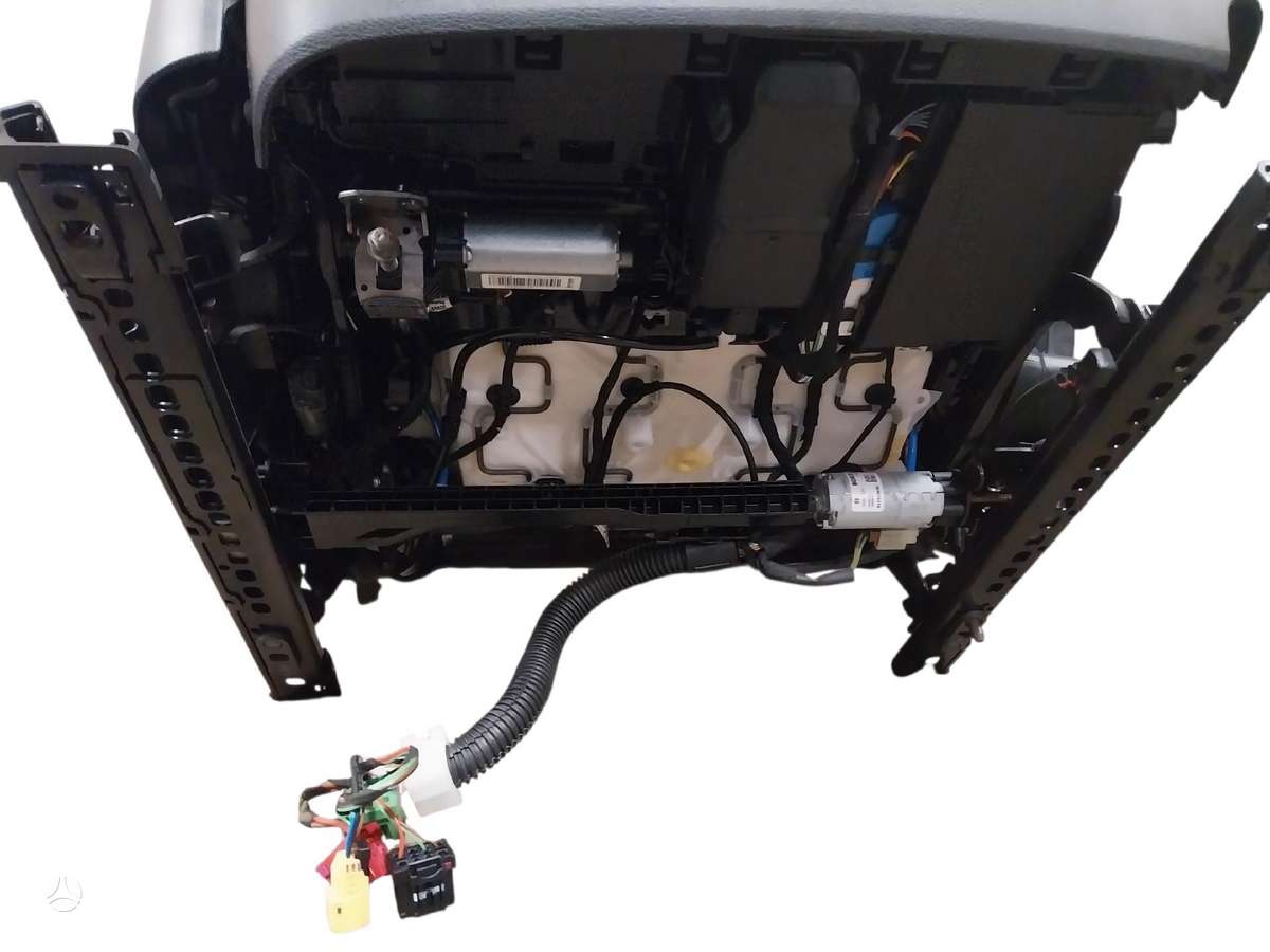 Audi SQ7 salono detalės