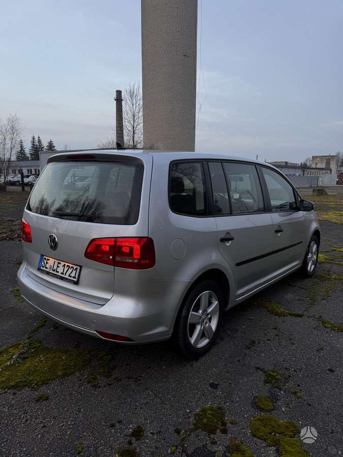 Volkswagen Touran - 5