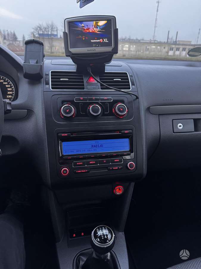 Volkswagen Touran - 9