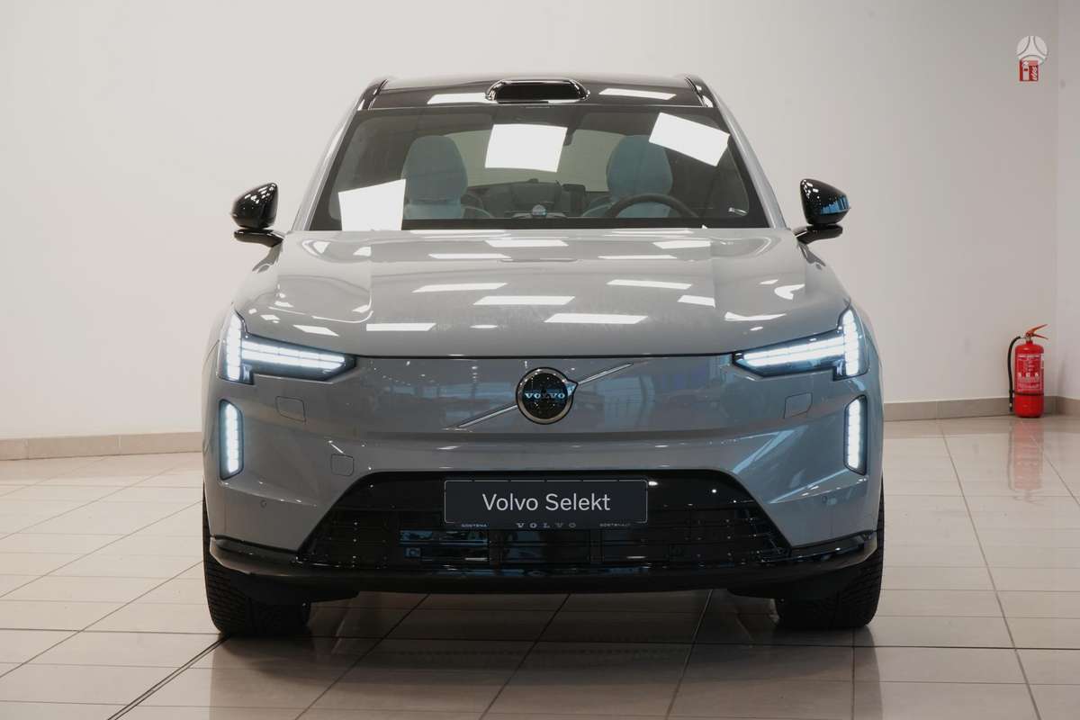 Volvo EX90 - 4