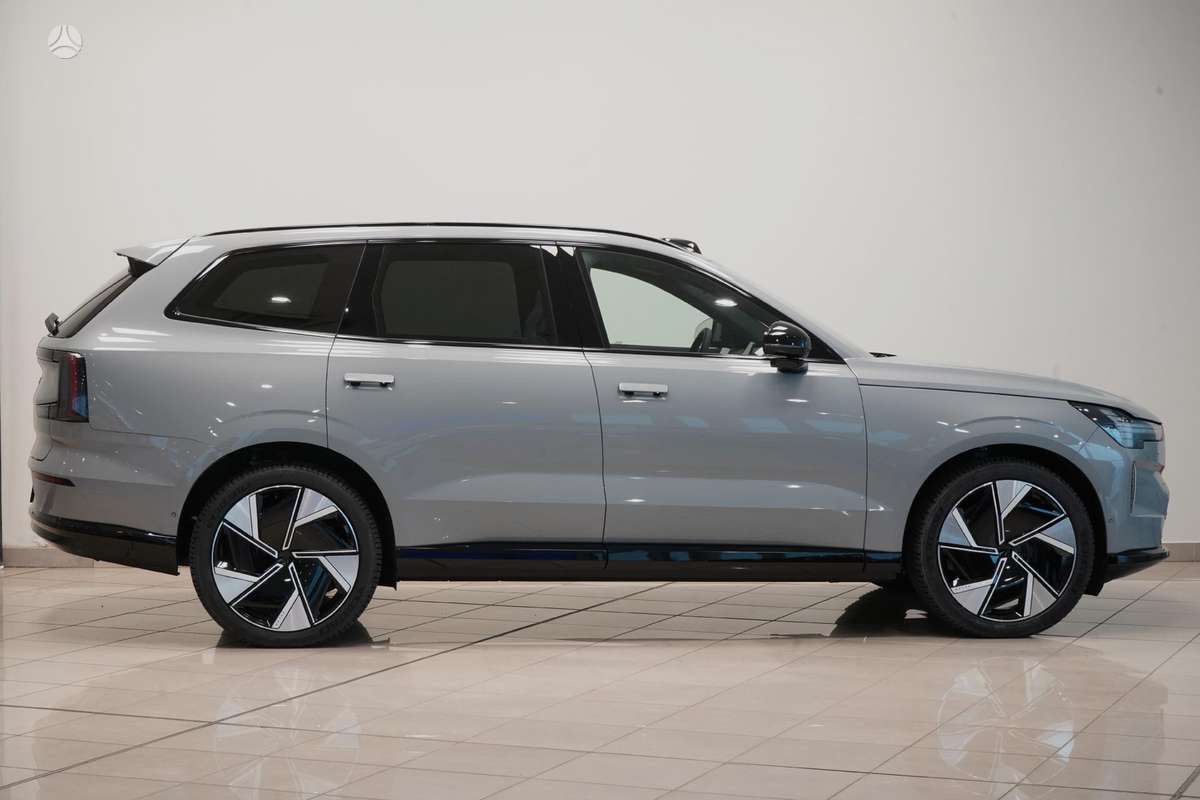 Volvo EX90 - 2
