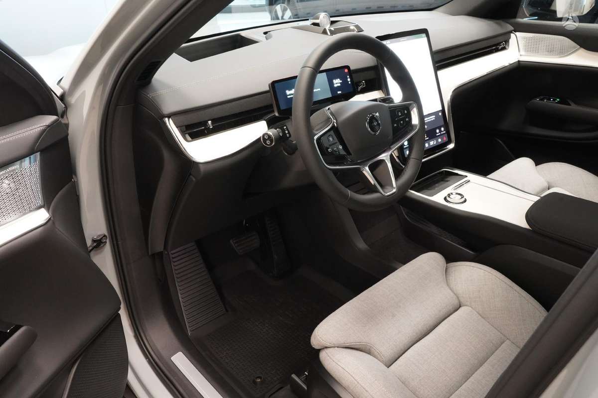 Volvo EX90 - 8